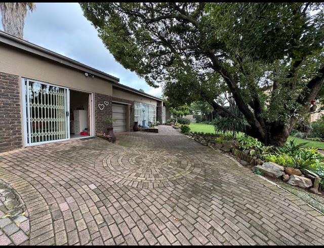 3 BEDROOM HOUSE FOR SALE IN BIRCHLEIGH